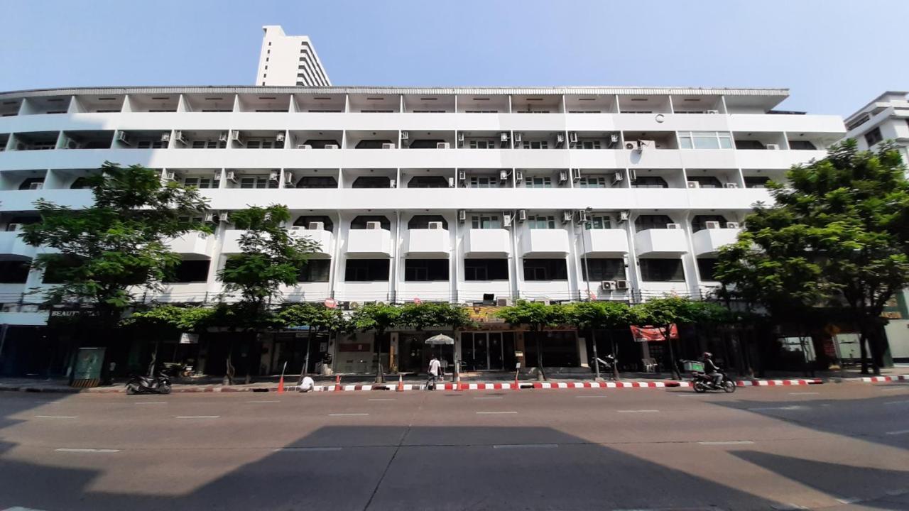City Plaza Nana Hotel Bangkok Extérieur photo