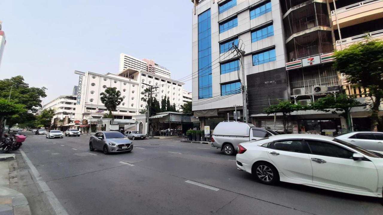 City Plaza Nana Hotel Bangkok Extérieur photo