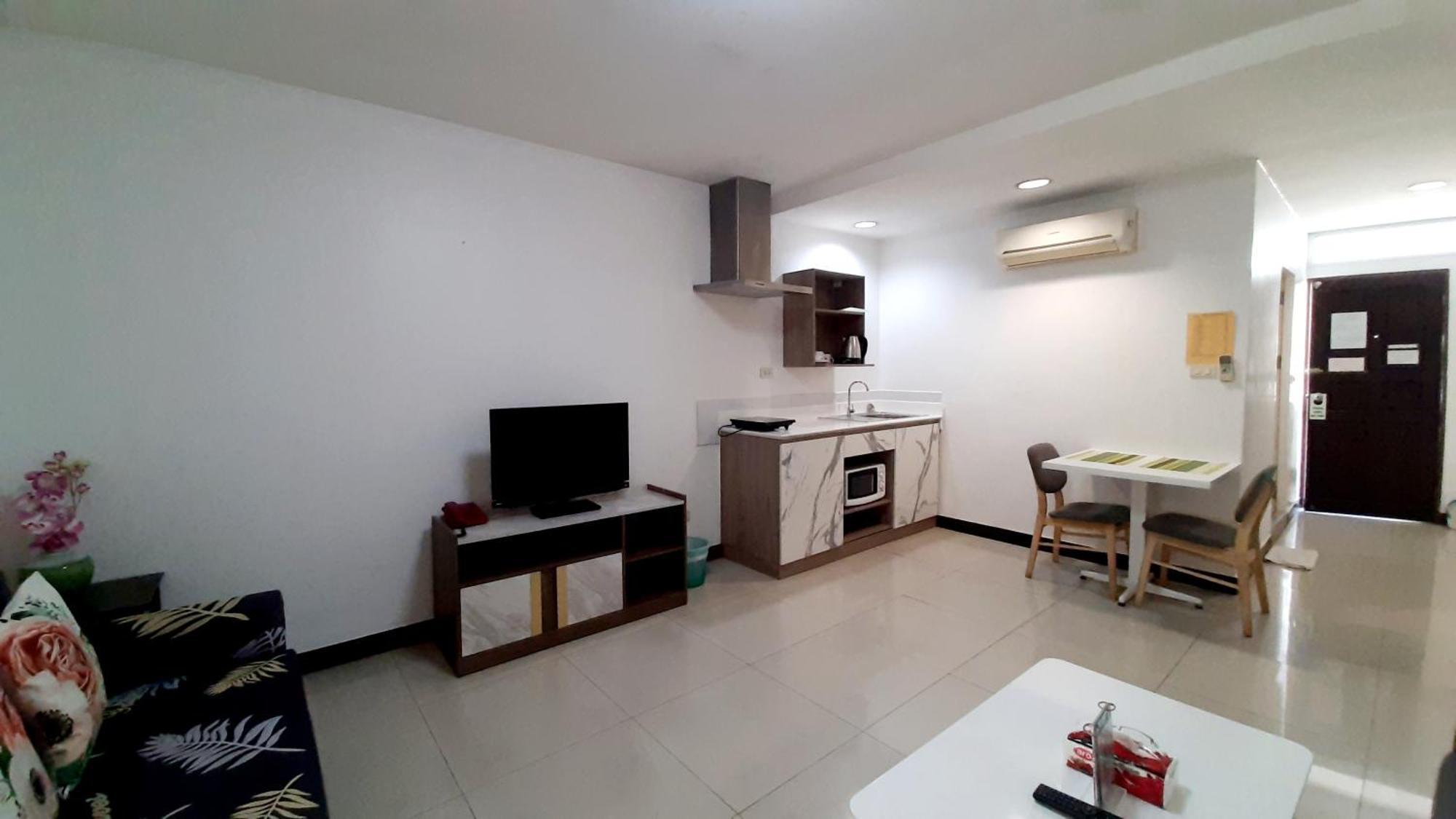 City Plaza Nana Hotel Bangkok Extérieur photo