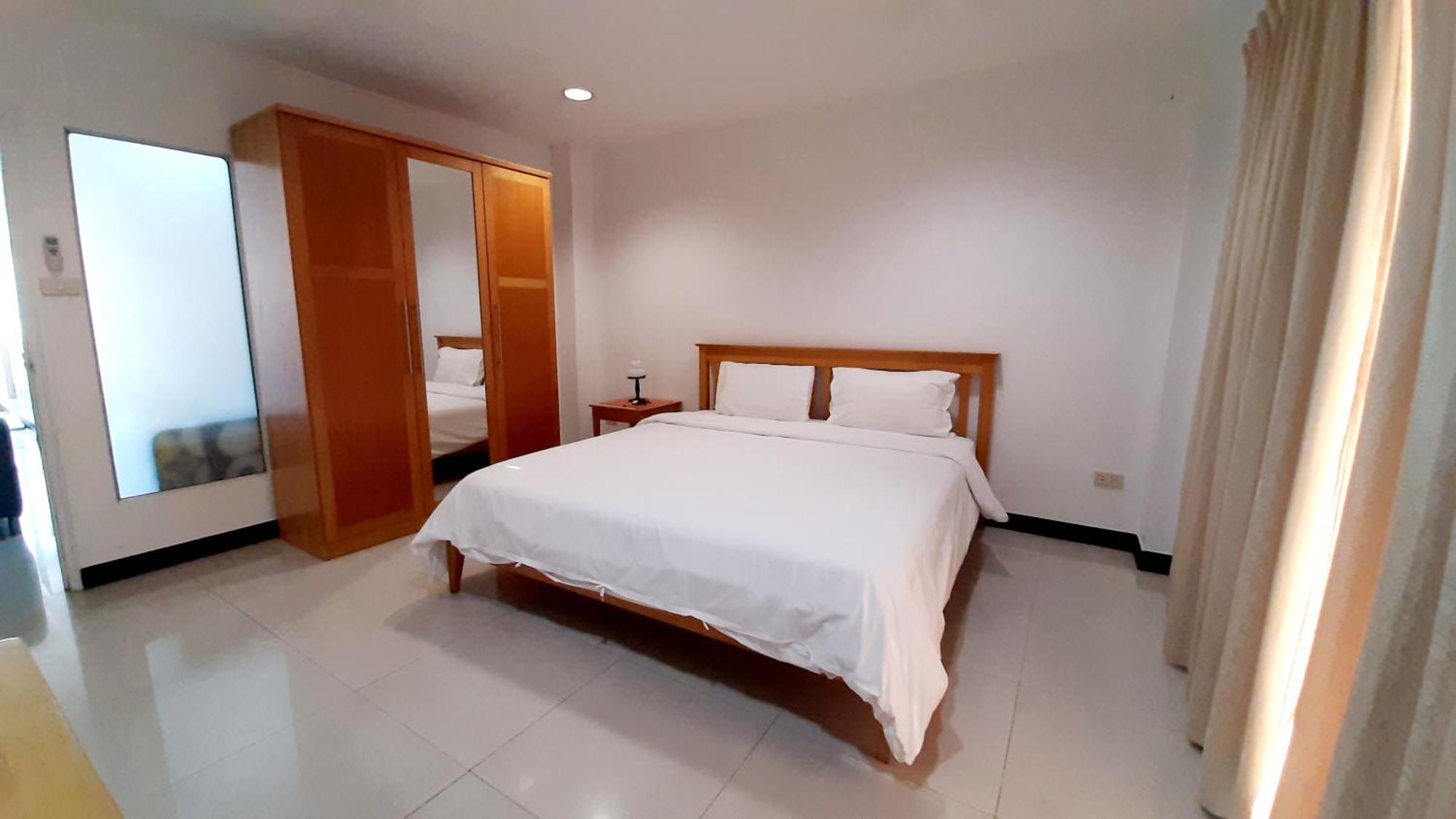 City Plaza Nana Hotel Bangkok Extérieur photo