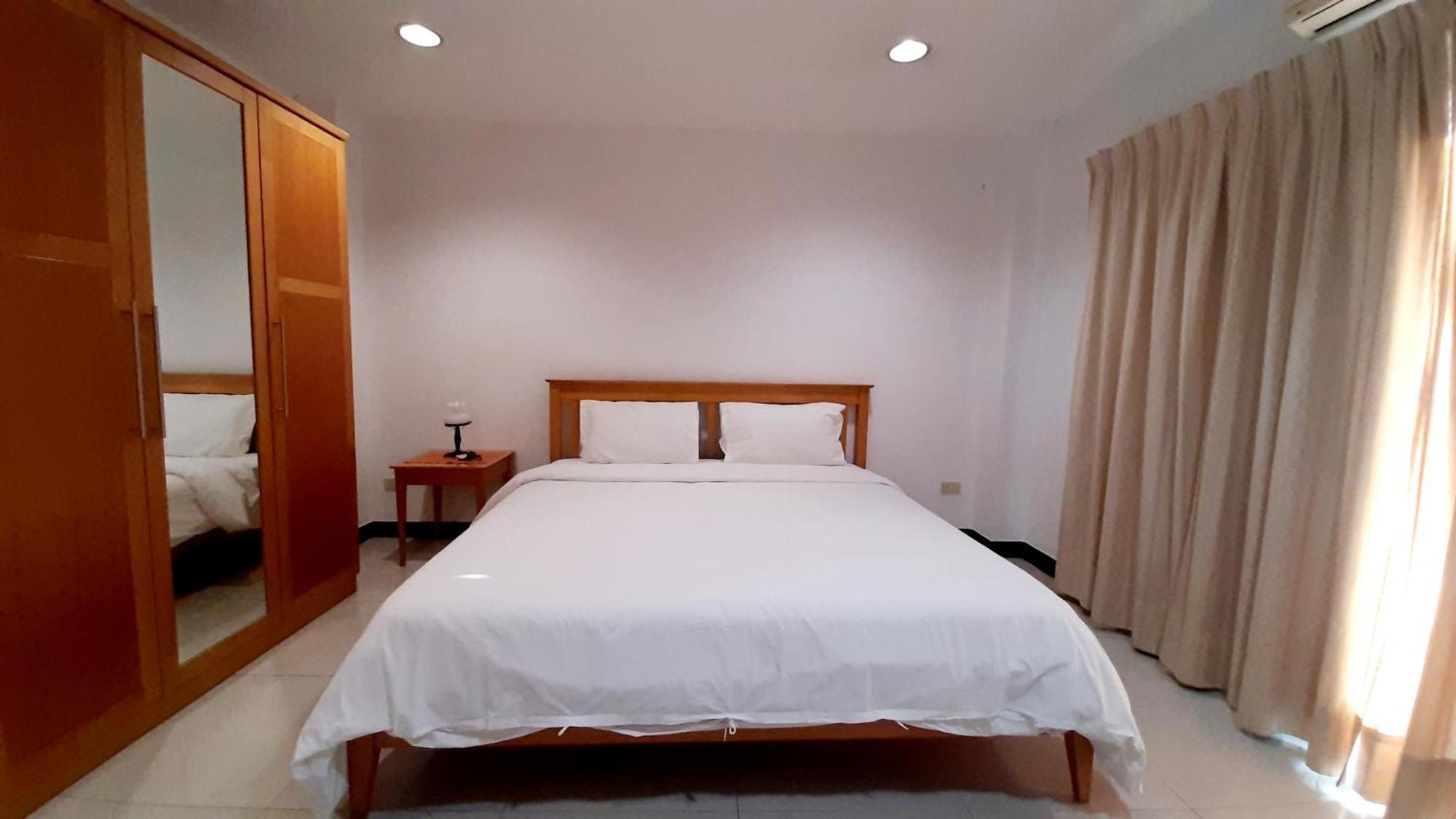 City Plaza Nana Hotel Bangkok Extérieur photo