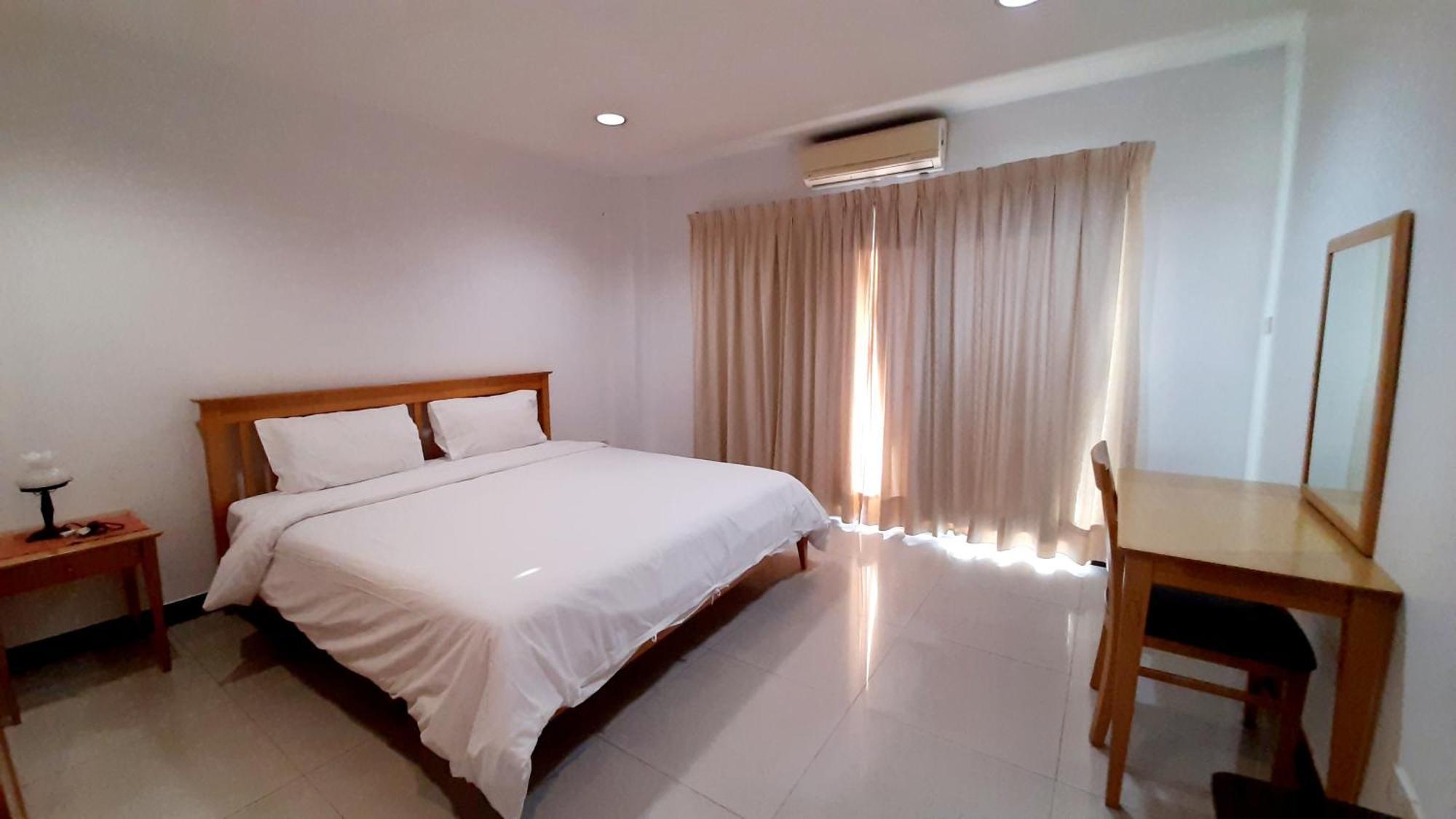 City Plaza Nana Hotel Bangkok Extérieur photo