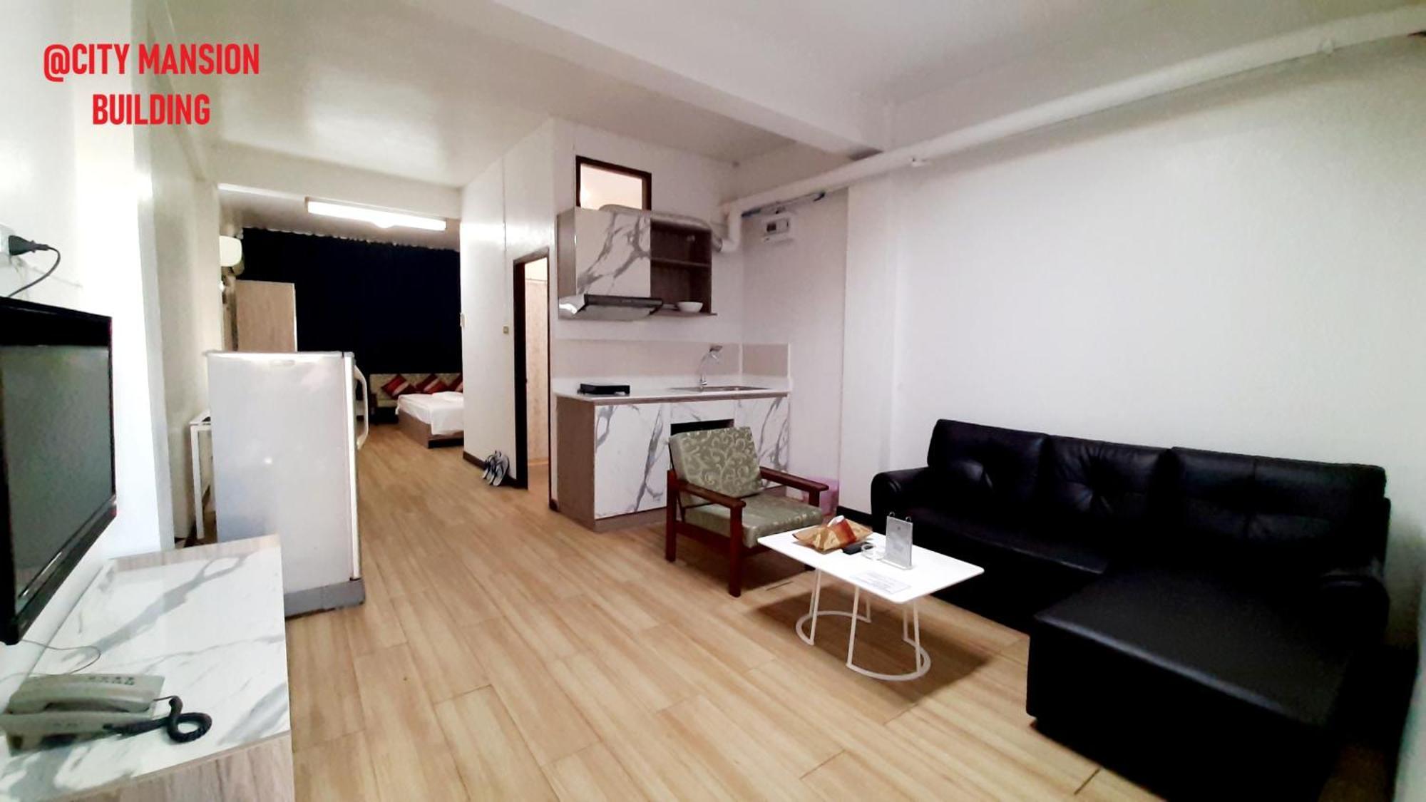 City Plaza Nana Hotel Bangkok Extérieur photo