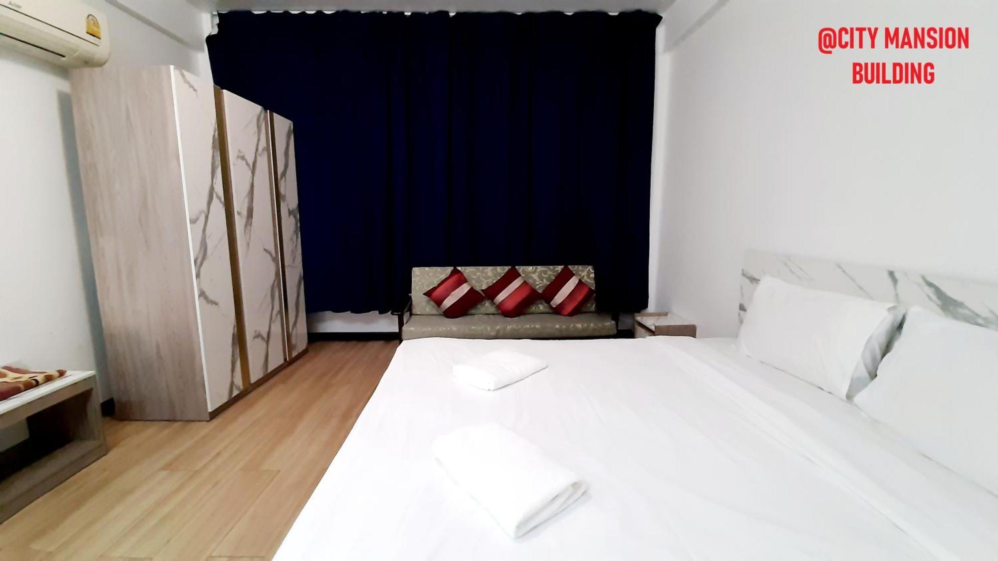 City Plaza Nana Hotel Bangkok Extérieur photo